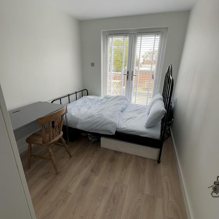 Brand New Suit Room 10 Min To Walk Central Line! Woodford Exterior photo